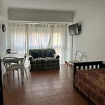 Ambiente Centrico Al Frente