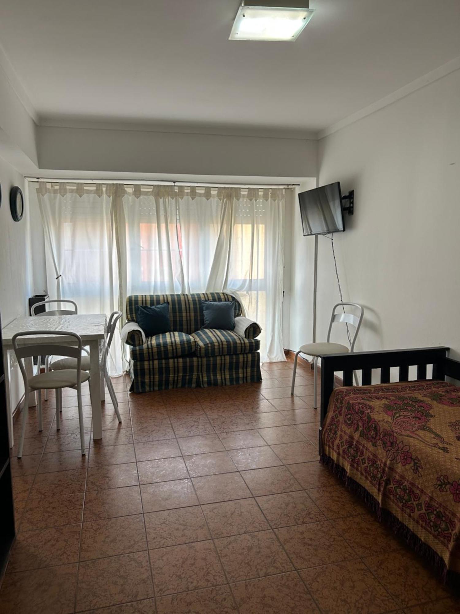 Ambiente Centrico Al Frente Apartamento
